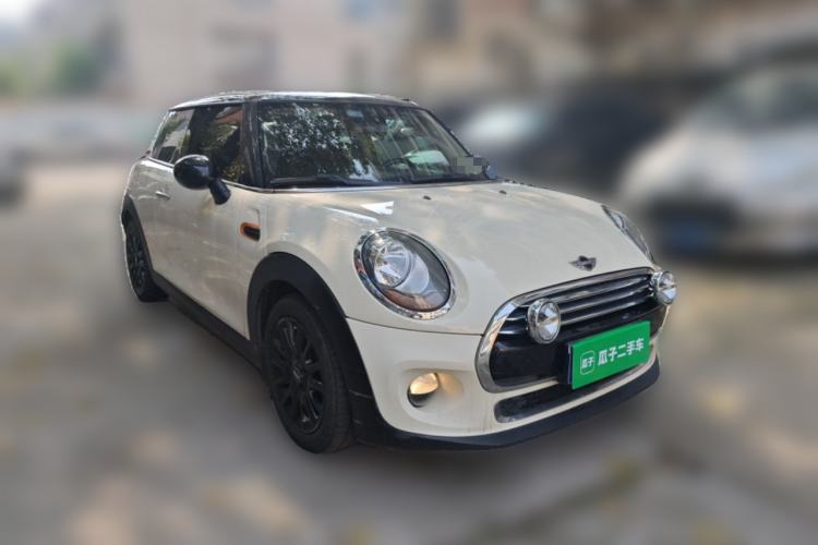 Used MINI 2016 1.5T COOPER Front Right 45 Deg