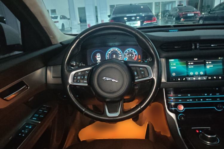 Used Jaguar XFL 2018 XFL 2.0T 250 PS Premium Edition
