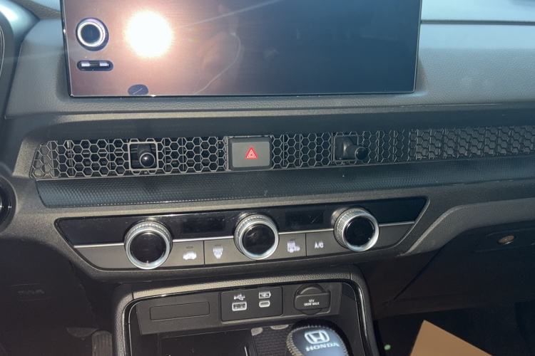 Used Honda CR-V 2023 240TURBO Two-Wheel Drive FENGSHANG Edition 5 Seats Audio And AC Panel