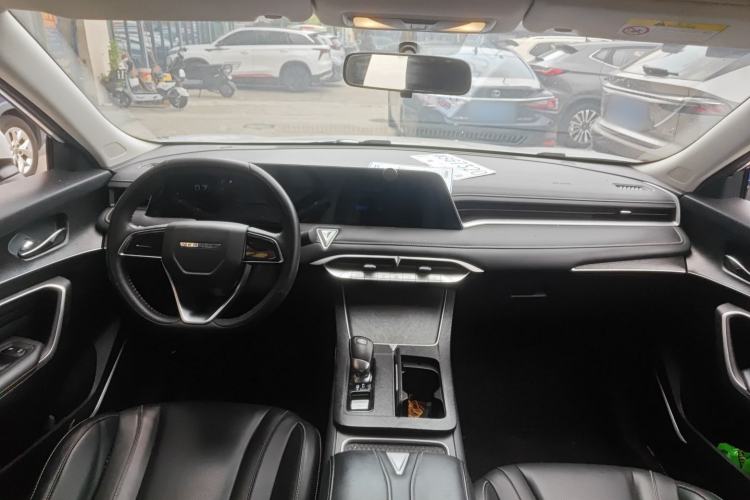 Used Venucia V 2023 260T Idol Edition Pro Center Console