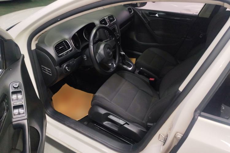 Used Volkswagen Golf 2012 1.6L Automatic Comfort Model Left Front Seat