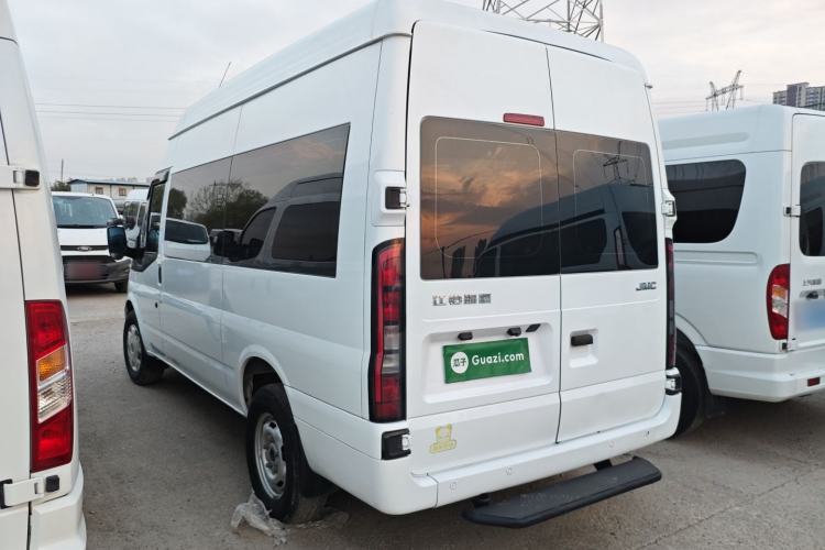 Used JMC Fushun 2023 2.0T Automatic Mid-Range High-Roof Commercial Multi-Purpose 7-Seater Passenger Vehicle Exterior 2