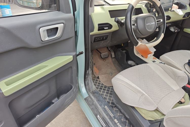 Used Geely Galaxy Panda 2024 Panda Mini 200km Endurance Bear Driver Seat