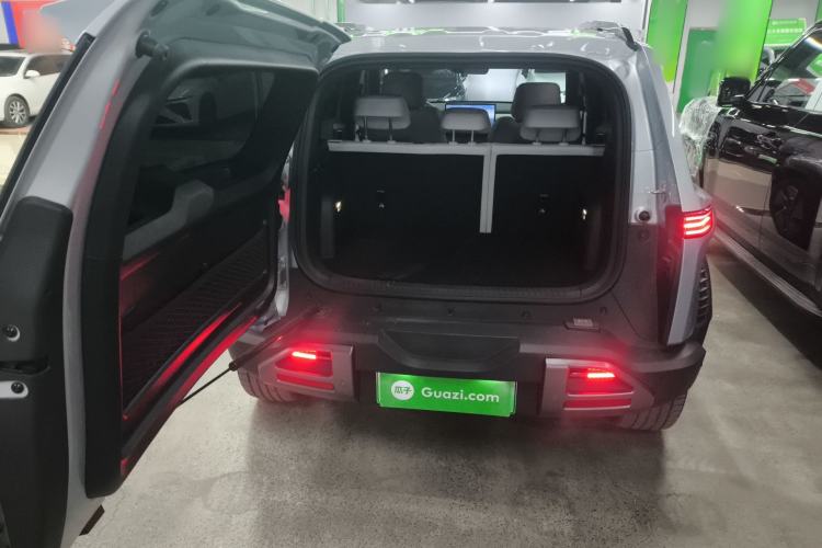 Used Formula Leopard Titanium 3 2025 501 km All-Wheel Drive Intelligent Driving Max Edition Trunk