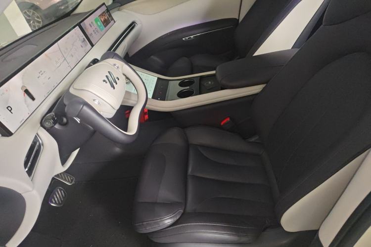 Used IM LS7 2023 77 kWh Urban Fit Rear-Wheel Drive Left Front Seat