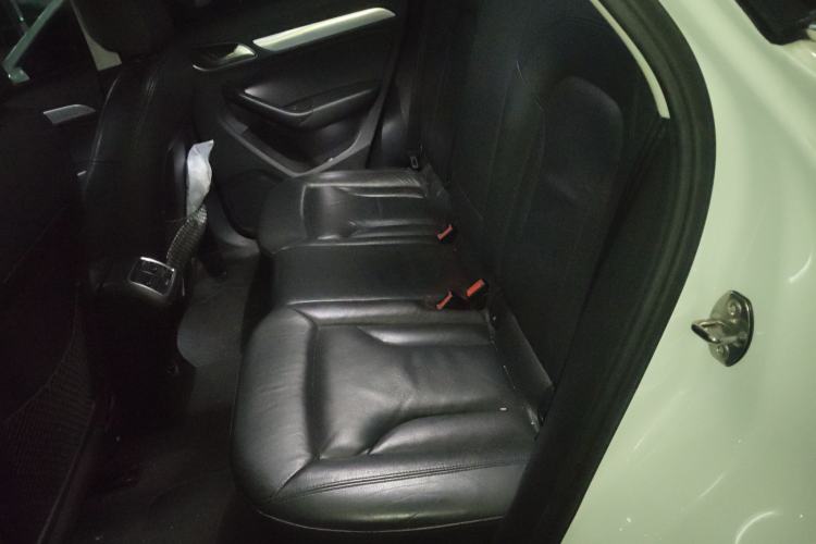Used Audi Q3 2013 35 TFSI quattro Comfort Model Left Rear Seat