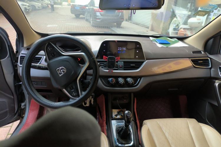 Used Baojun 310W 2017 1.5L Manual Fashion Model China V
