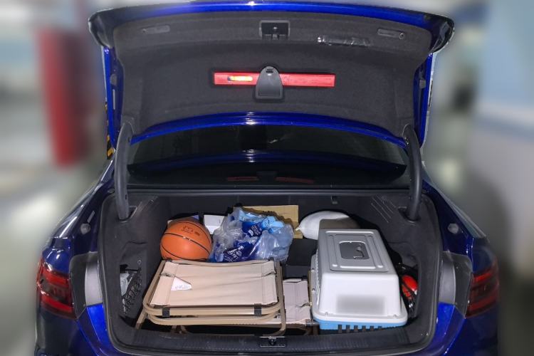 Used Audi A4L 2018 30th Anniversary Edition 40 TFSI Fashion Model Trunk