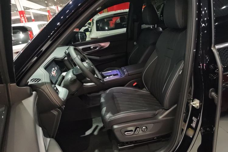 Used GAC Trumpchi GS8 2025 Linghang Series 2.0 TGDI Two-Wheel-Drive Luxury Edition 5 Seats