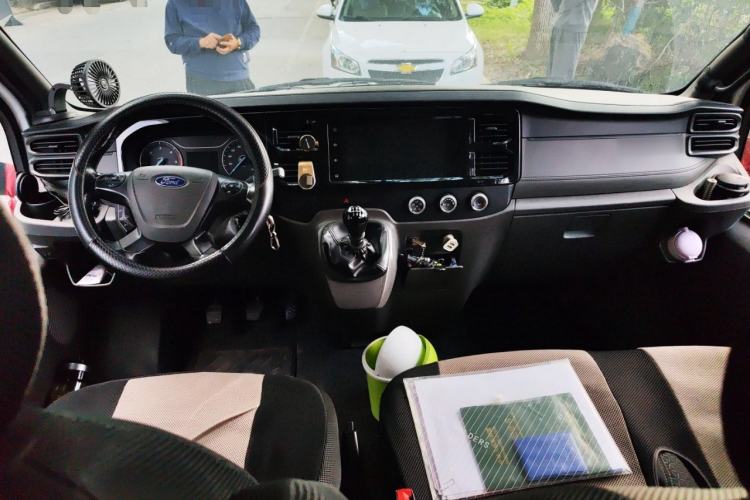 Used Ford Transit Custom 2021 2.2T Manual Logistics Vehicle Pro Long Wheelbase 7-Seater Mid-Roof China VI Standard
