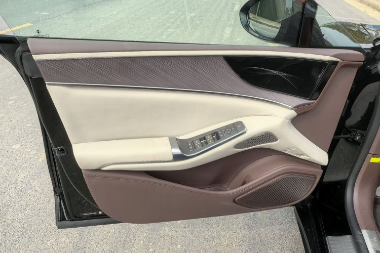 Used Denza Z9GT 2024 1100 Four-Wheel Drive Ultra Version Audio And AC Panel