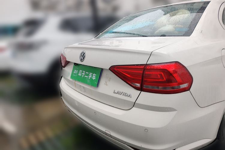 Used Volkswagen Lavida 2017 1.6L Automatic Fashion Edition
