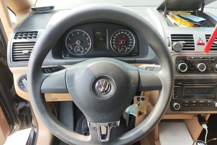 Used Volkswagen Touran 2011 1.4T Manual Zhiya Edition 5 Seats

