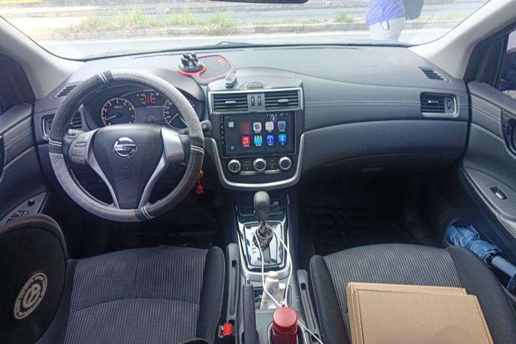 Used Nissan Tiida 2016 1.6L CVT Cool Dynamic Edition Center Console