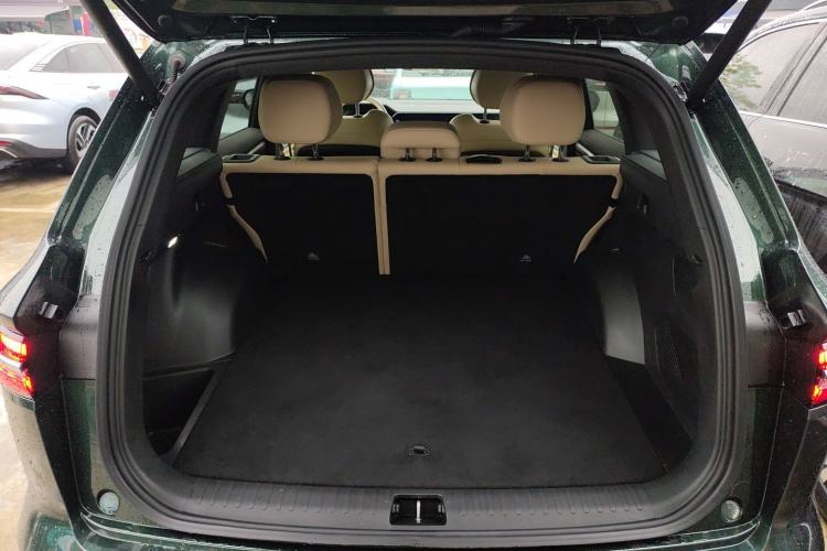 Used Geely Auto Monjaro L 2025 Dongfang Yao 2.0TD Automatic All-Wheel-Drive Wangyue Edition Trunk