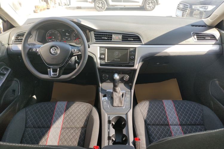 Used Volkswagen Lamando 2019 230TSI DSG Fashion Edition China VI Center Console