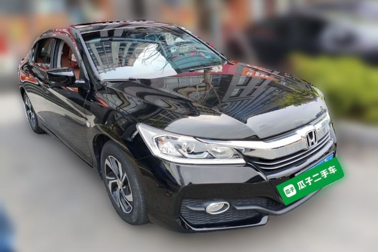 Used Honda Accord 2016 2.0L Comfort Edition Front Right 45 Deg