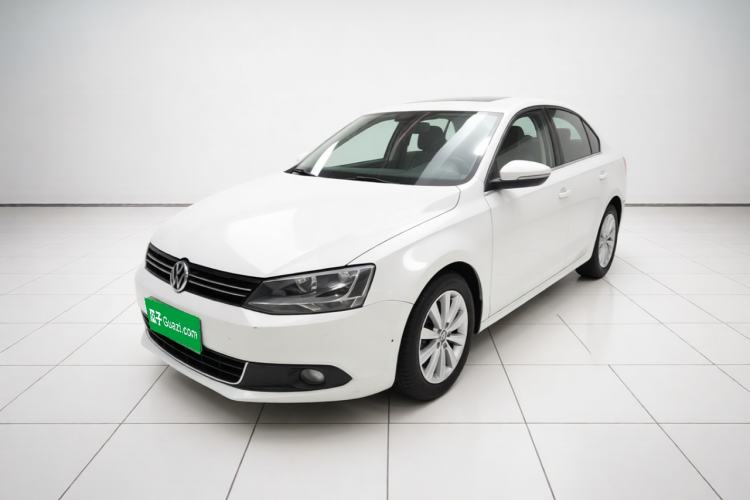 Używany Volkswagen Sagitar 2014 Revised Version 1.6L Manual Comfort Edition