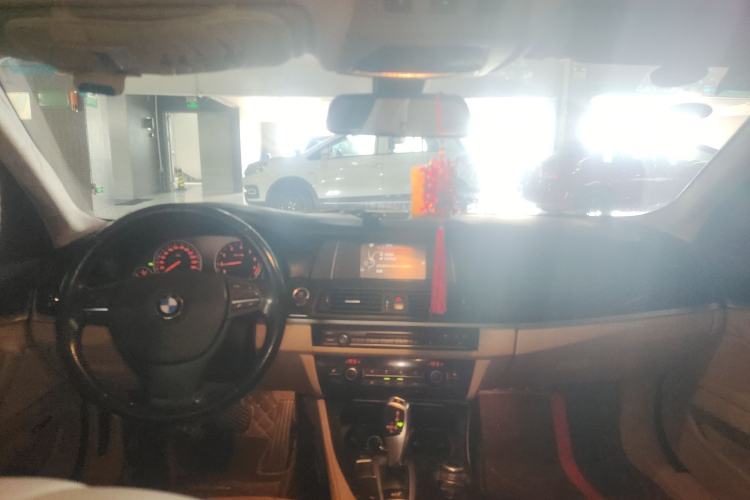 Used BMW 5 Series 2014 525Li Leading Model
