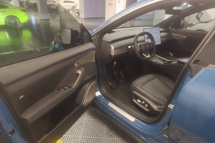 Used ONVO L60 2024 60 kWh All-Wheel Drive
