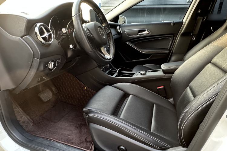 Used Mercedes-Benz GLA 2018 GLA 200 Sport Edition Interior 5