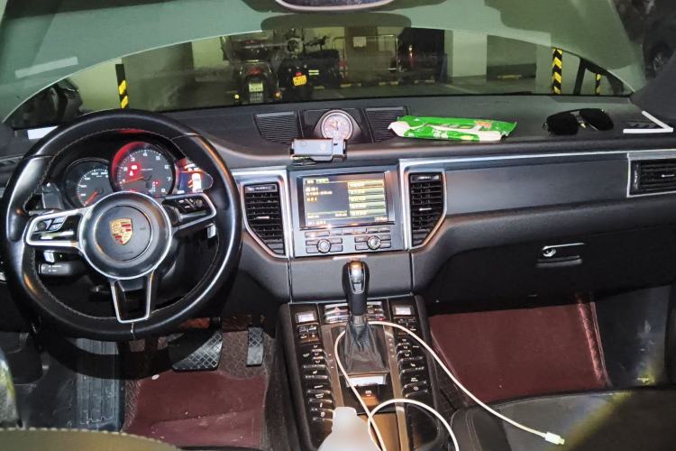 Used Porsche Macan 2014 Macan 2.0T Center Console