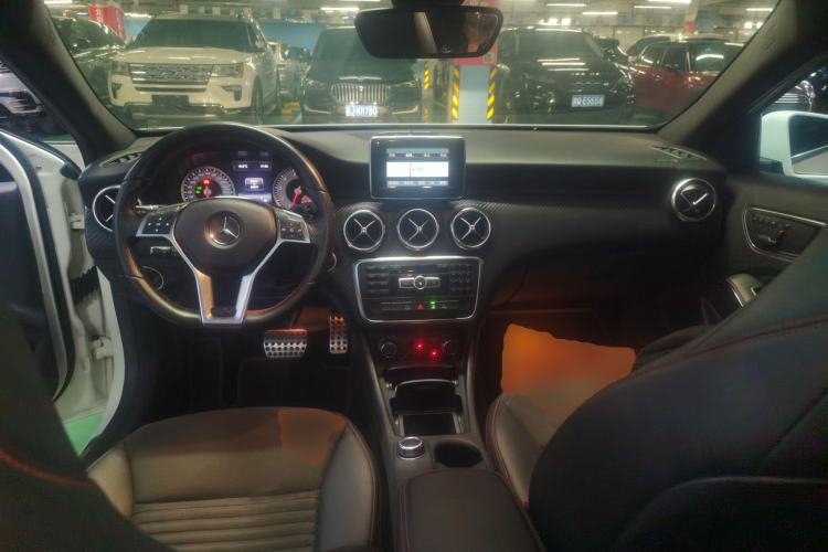 Used Mercedes-Benz A-Class 2015 A 200 Sport Edition Center Console