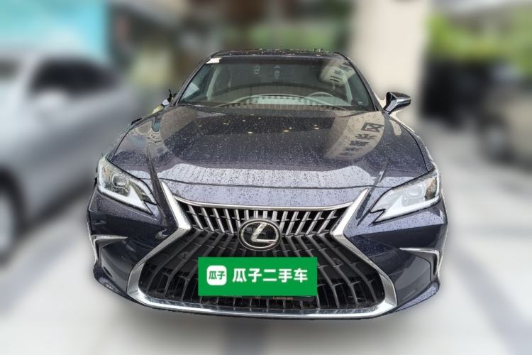 Used Lexus ES 2022 300h Excellence Edition Front
