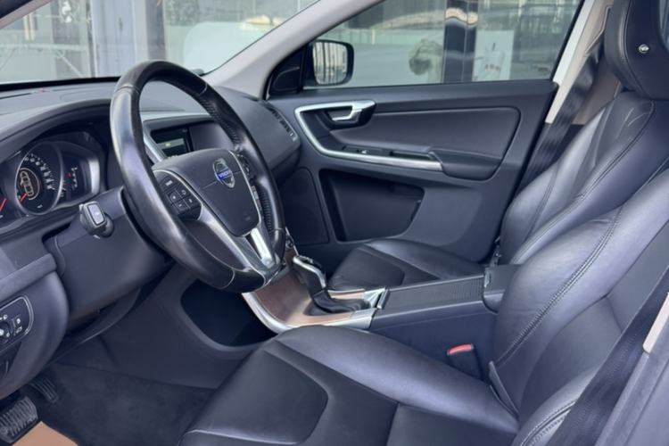 Used Volvo XC60 2016 T5 Smart Upgrade Model Interior 4