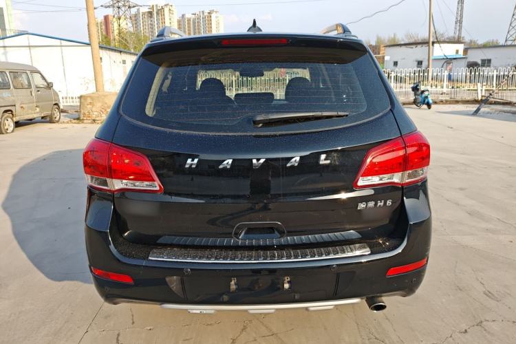Used Haval H6 2014 Upgraded Model 2.0T Diesel Manual Two-Wheel Drive Elite Version