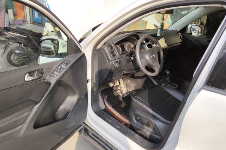 Used Volkswagen Tiguan L 2016 300TSI Automatic Two-Wheel Drive Trend Edition