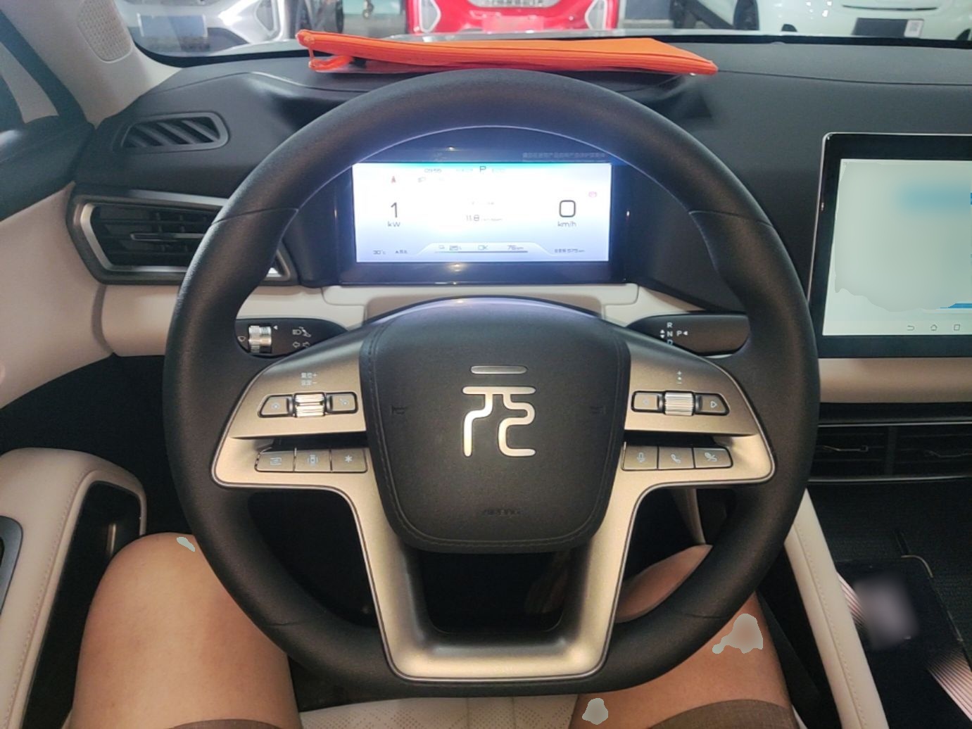 BYD Yuan UP 2025 Model 301KM Leading Version — снимка 13