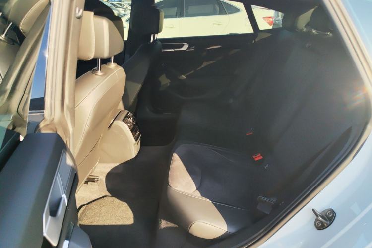 Used Volkswagen FAW-Volkswagen CC 2025 Model, Facelifted, 330TSI, Glamorous—Shared Edition Interior 4