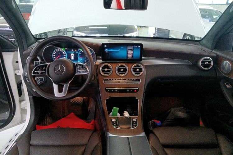 Used Mercedes-Benz GLC 2021 GLC 300 L 4MATIC Dynamic Model
