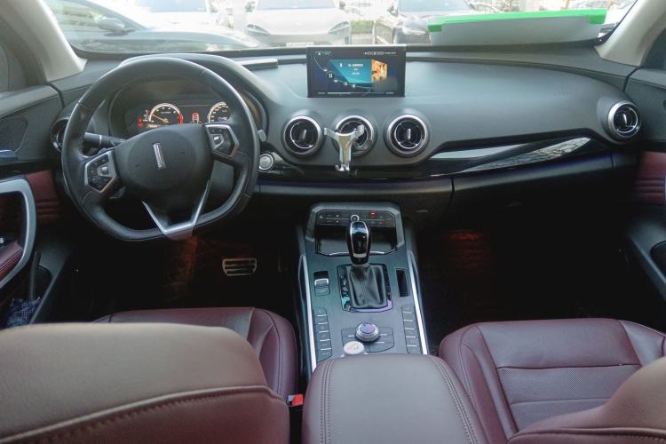 Used Wey VV7 2017 VV7c 2.0T Flagship Model Center Console