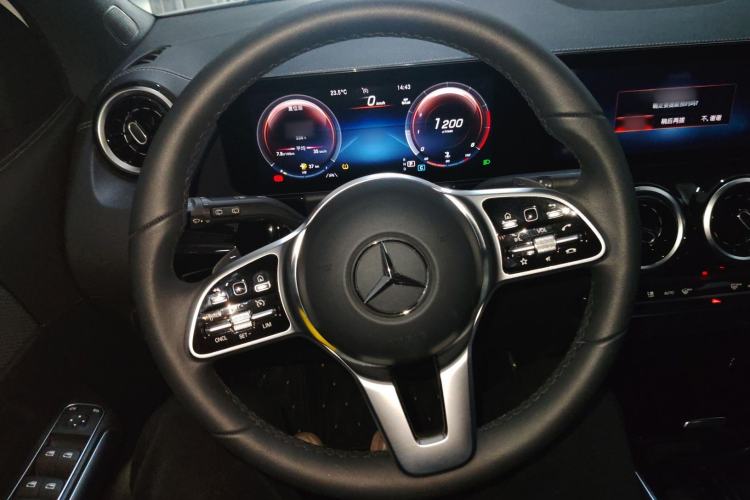 Used Mercedes-Benz GLA 2023 Facelifted GLA 200 Steering Wheel