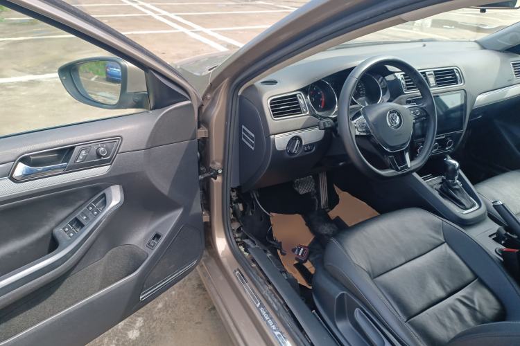 Used Volkswagen Sagitar 2017 1.6L Automatic Comfort Model Driver Seat