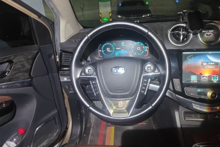Used BYD Tang New Energy 2015 2.0T Four-Wheel-Drive Flagship Model Steering Wheel