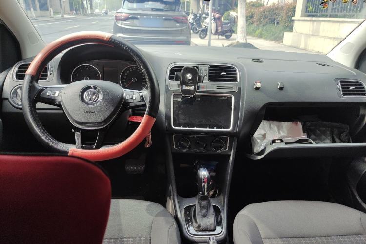 Used Volkswagen Polo 2016 1.6L Automatic Comfort Model