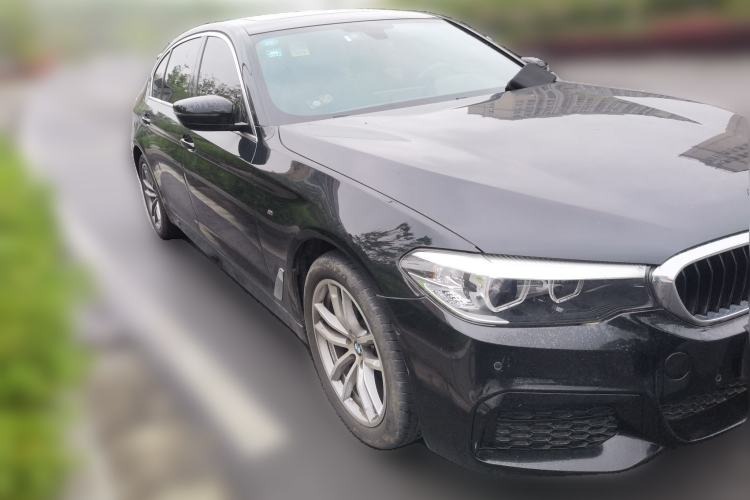 Used BMW 5 Series 2020 525Li M Sport Package Front Right 45 Deg