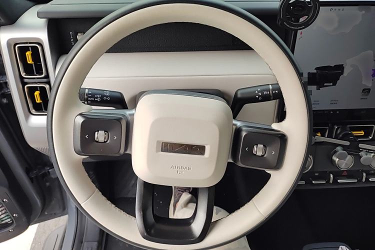 Used iCAR V23 2025 501 Four-Wheel Drive Intelligent Driving Version
