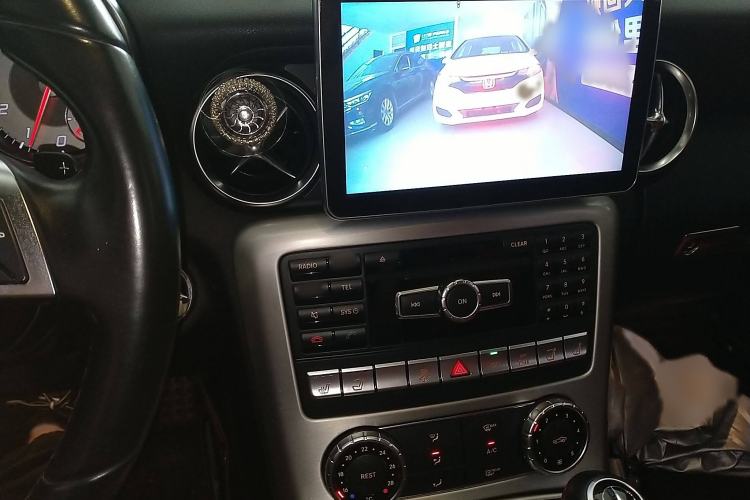 Used Mercedes-Benz SLK-Class 2011 SLK 200 Fashion Model
