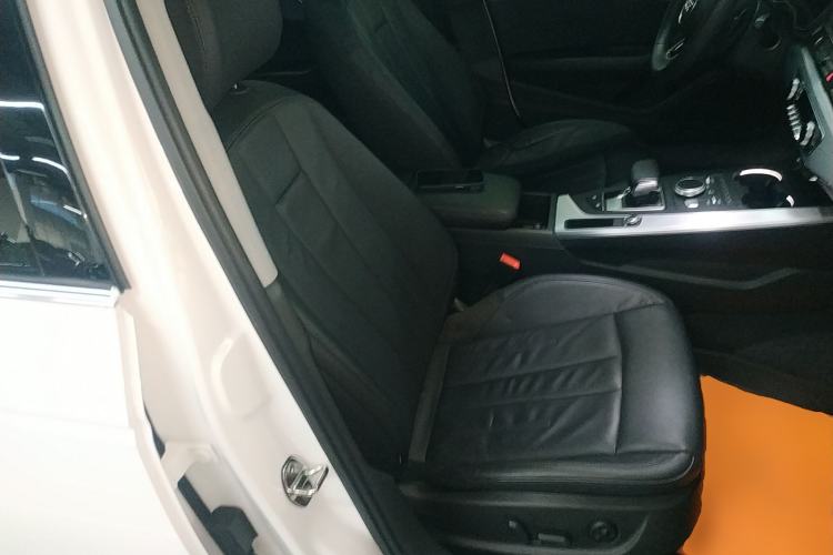 Used Audi A4L 2019 40 TFSI Fashion Version China V