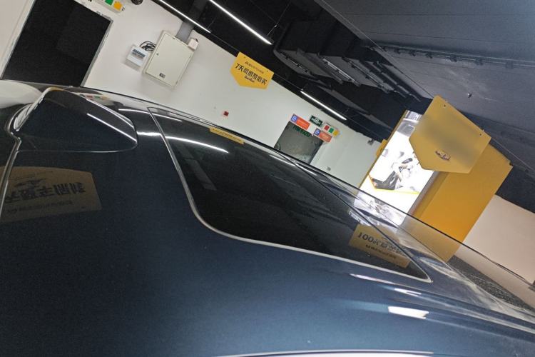 Used Denza D9 2025 DM-i Intelligent Drive 1020 Four-Wheel Drive Flagship Model
