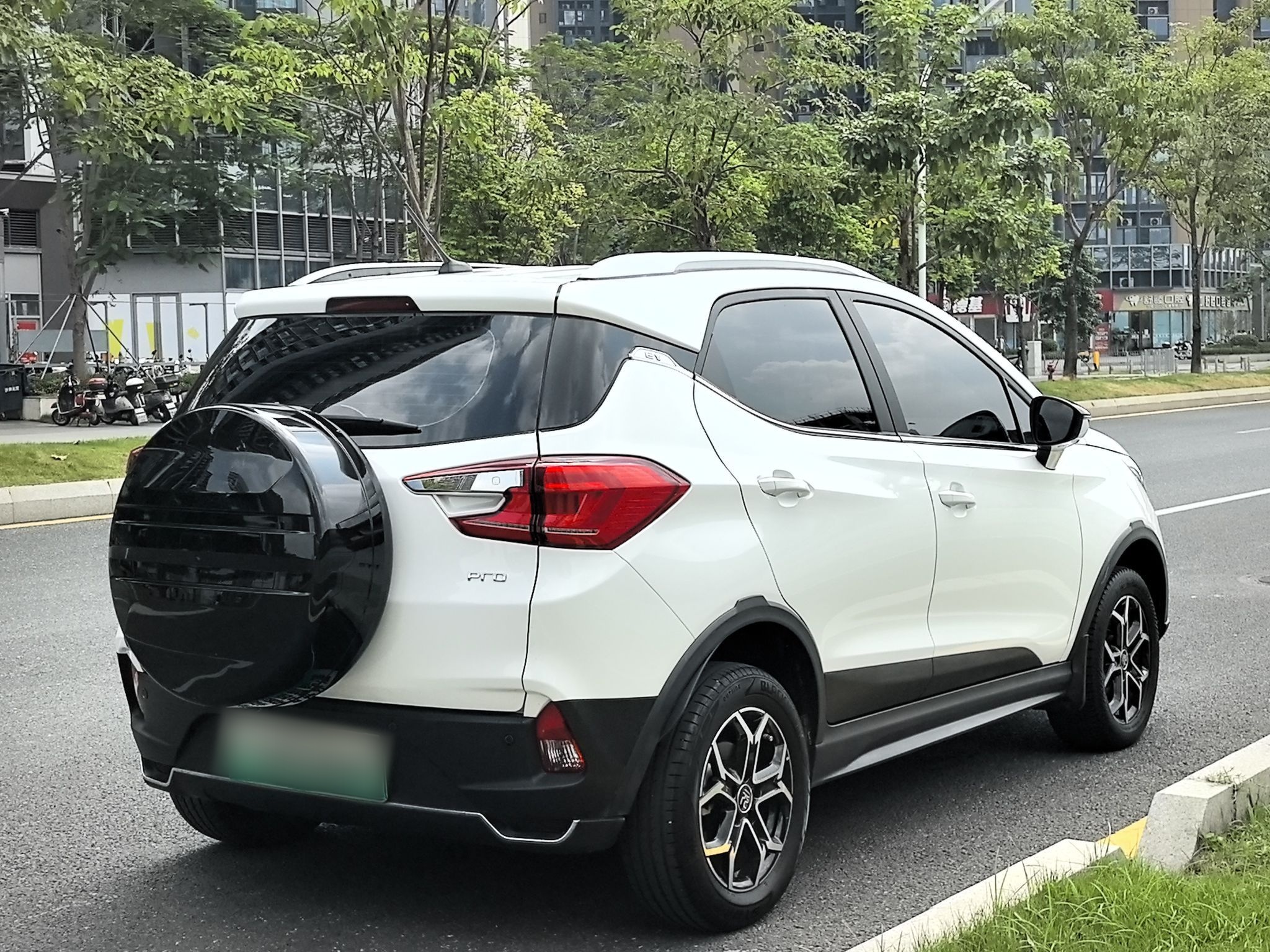 BYD Yuan Pro 2021 401 km Deluxe Version — снимка 14
