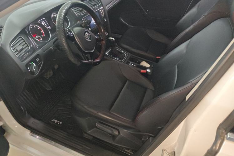 Used Volkswagen Golf 2017 1.6L Automatic Comfort Million-Vehicle Anniversary Edition