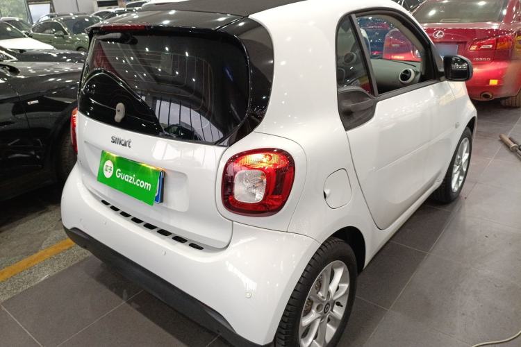 Used smart fortwo 2018 1.0L 52kW Hardtop Dynamic Version China V Rear Right 45 Deg