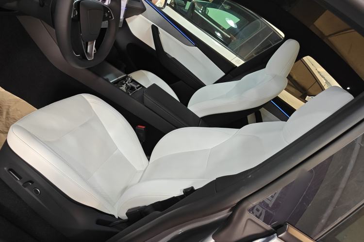 Used Tesla Model Y 2026 Model Long-Range Rear-Wheel-Drive Version Left Front Seat