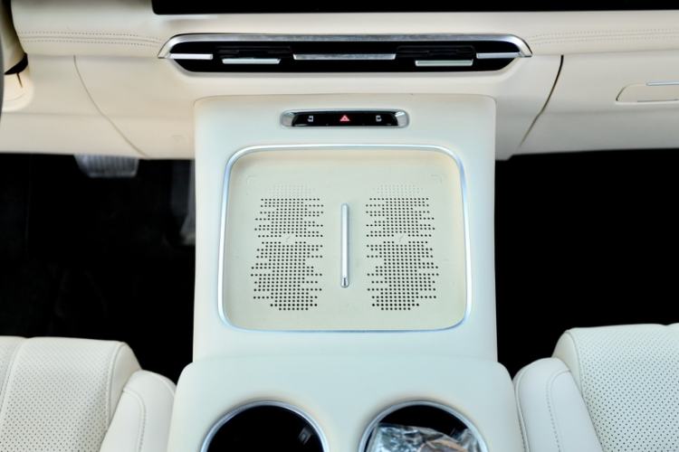 Used VOYAH Dream 2025 PHEV Four-Wheel Drive Prestige Kunpeng Edition