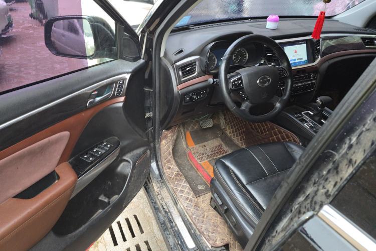 Used GAC Trumpchi GS8 2017 320T Two-Wheel Drive Luxury Smart Connectivity Version (7 Seats)
